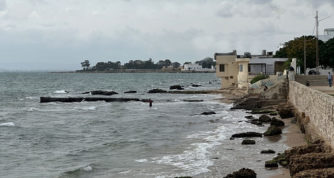 مختص في الجيولوجيا لـ«الصباح»:   هذه أسباب تقدم مياه البحر في عدد من المدن الساحلية